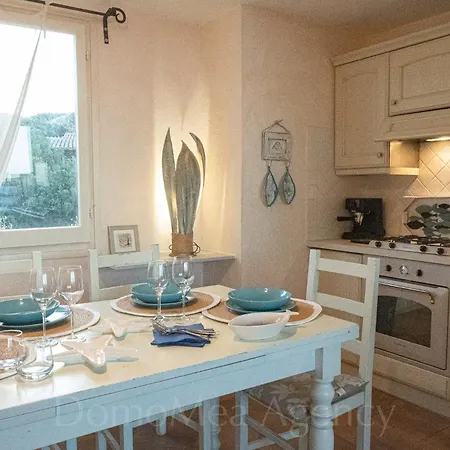 Apartment La Casa Dei Pesciolini Marinella (Sardinia)